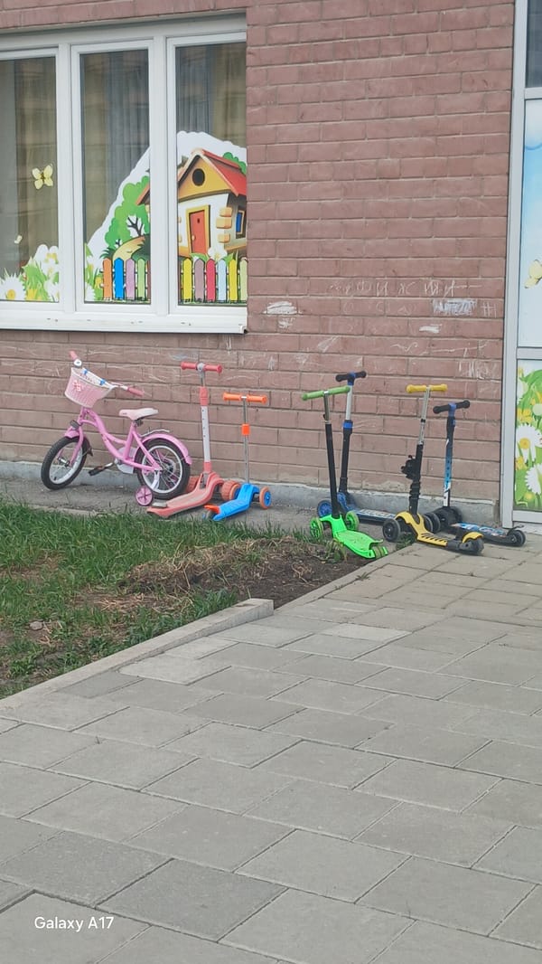 Early morning street scenes documented in Yekaterinburg, Russia