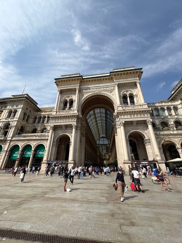 Sunny afternoon scenes captured at Milan's historic cathedral district