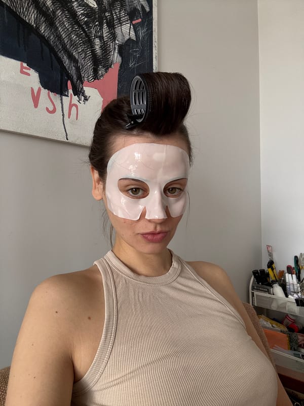 Woman's early morning skincare routine documented in Krasnoyarsk