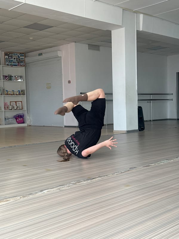 Dancer performs aerial flip at Votkinsk studio