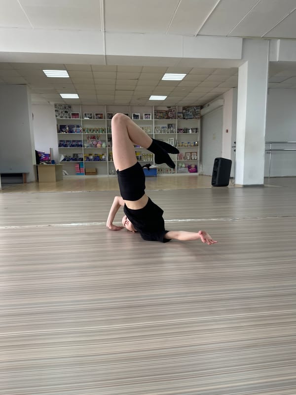 Dancers practice floor routines in Votkinsk studio
