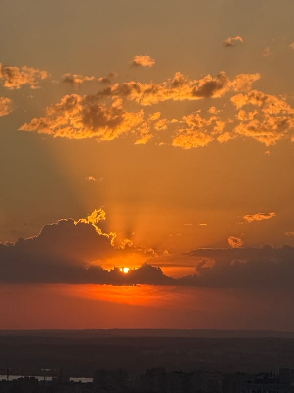 Sunset documented by witnesses in Perm, Russia