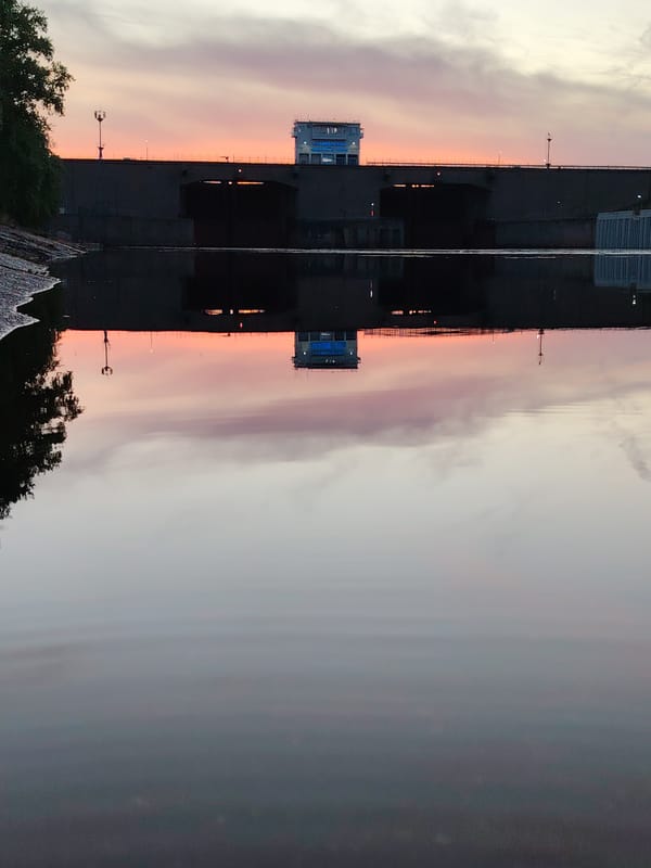 Evening fishing yields zander catches near Chaikovsky dam