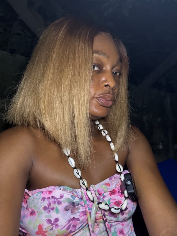 Young woman photographed in portrait session in Ado, Nigeria