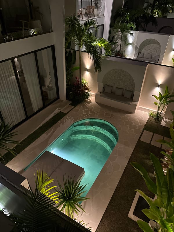 Resort scenes documented in Kuta Selatan nighttime visit