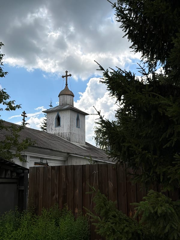 Summer stroll through Zavodoukovsk: churches, berries, and backyard details