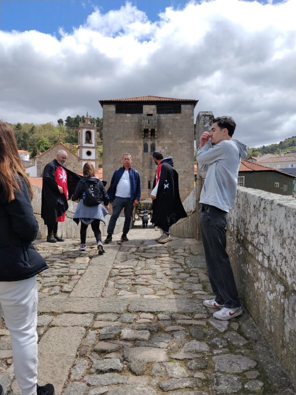 Pedestrians observed at historic Tarouca bridge and chapel sites