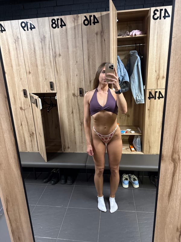 Locker room mirror selfie in a St. Petersburg gym