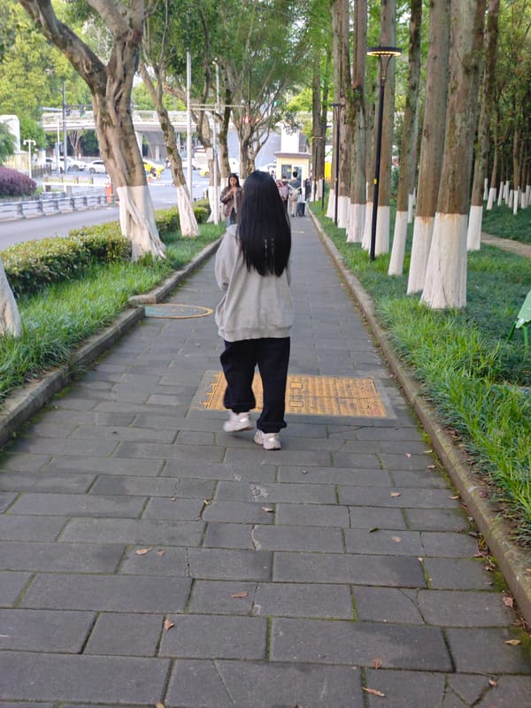 Morning street life documented in Chongqing High-tech Zone