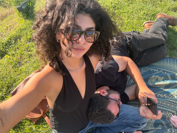 Couple shares late-night moment on blanket in LA park