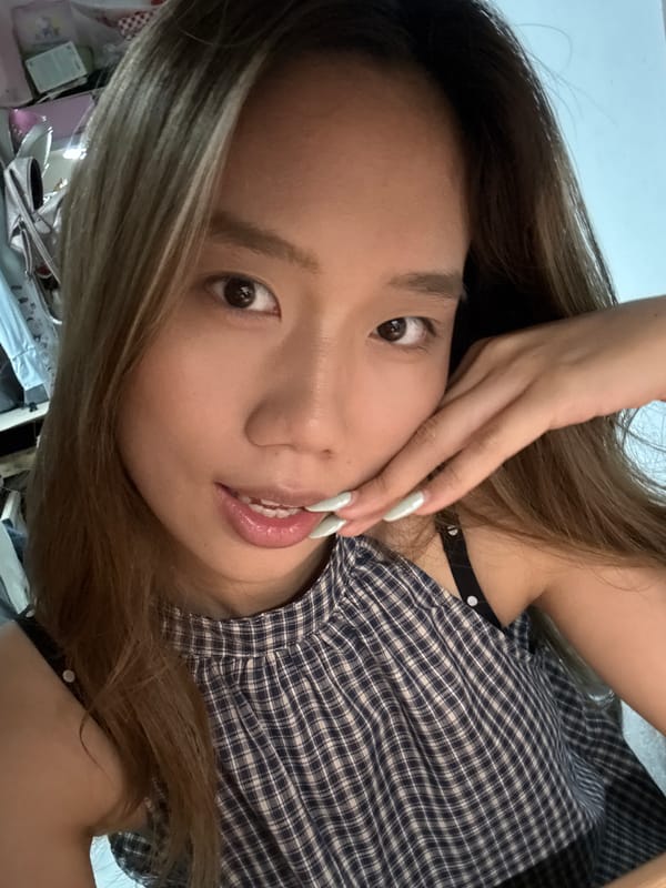 Casual bedroom selfie session in Nan'an District, Chongqing