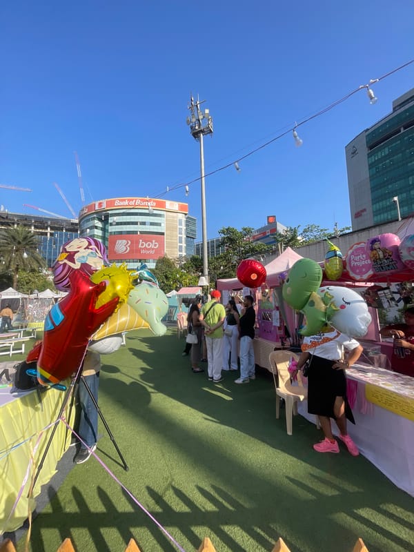 Vibrant craft market draws crowds in Mumbai commercial district