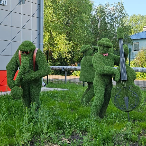 Topiary sculptures spotted outside Russian residential building