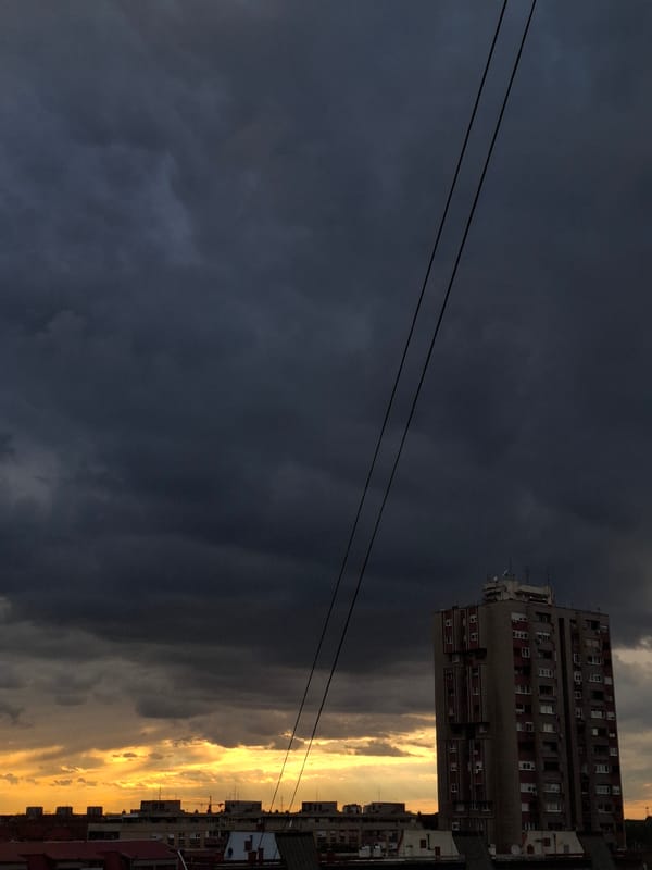 Dramatic sunset observed across Novi Sad residential districts