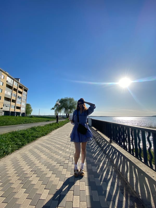 Leisurely afternoon activities captured along Votkinsk waterfront and park