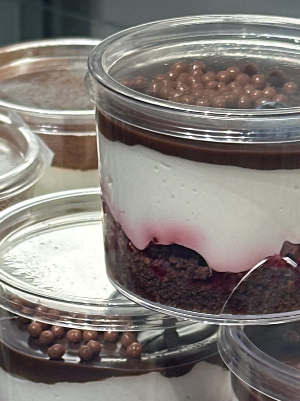 Early morning activity documented at Kazan confectionery cafe