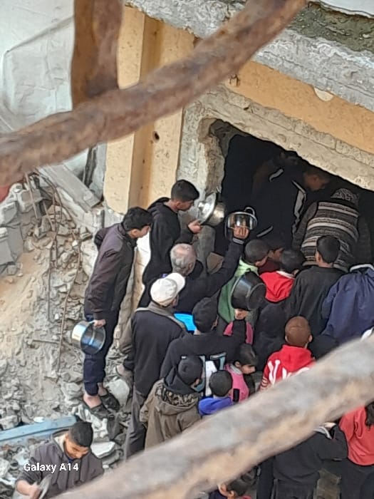 Daily life continues amid damaged infrastructure in Palestinian cities