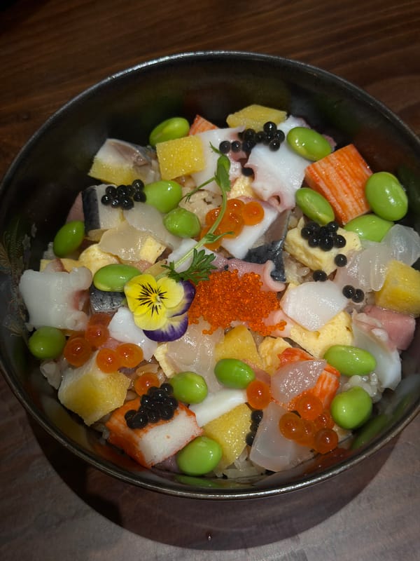 Chirashizushi bowl photographed in Đà Nẵng, Vietnam