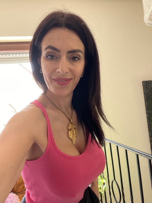 Woman photographed in pink top around Konz, Germany