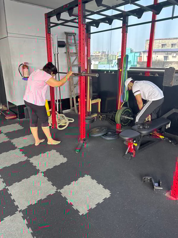 Early morning gym session captured in Kolkata fitness facility