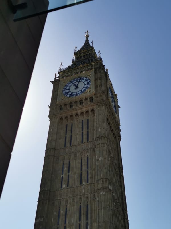 Big Ben photographed under clear London skies