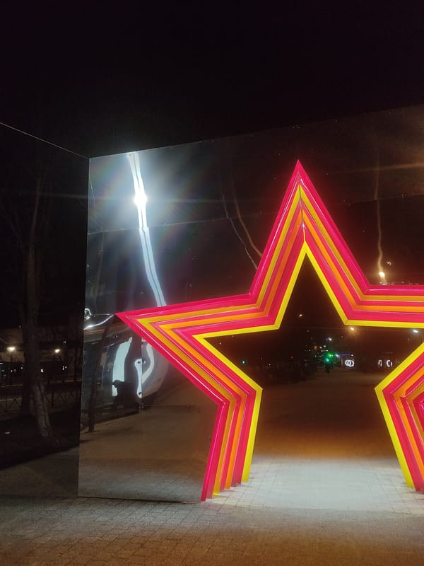 Nighttime street art and public spaces documented in Reutov