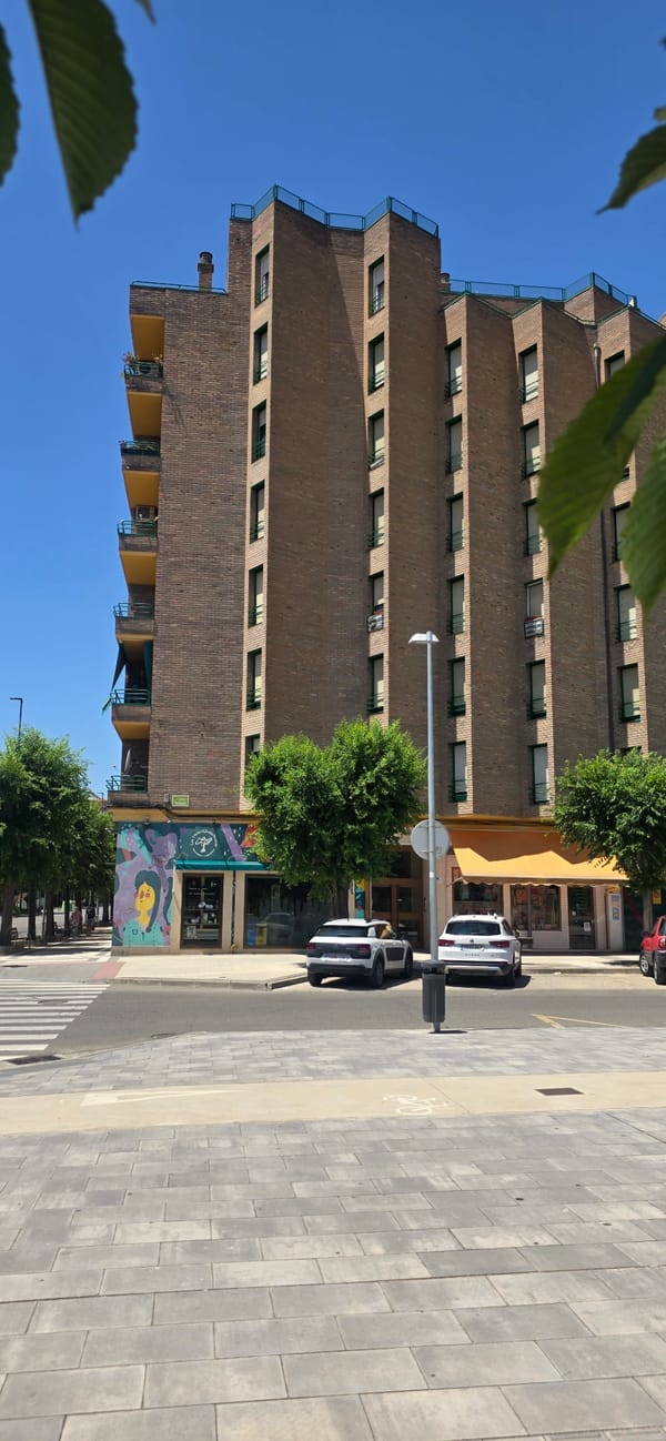 Morning street-level tour through Huesca's urban neighborhoods