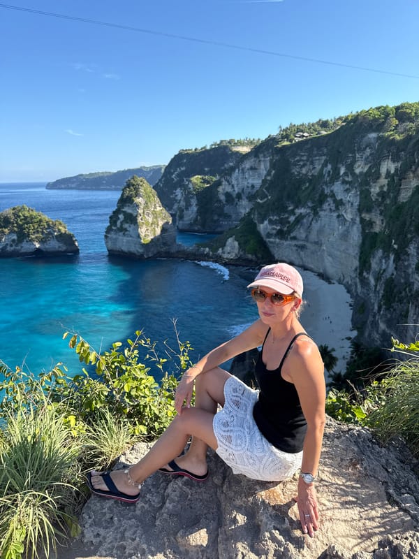 Clifftop views and selfies at a Nusa Penida coastal lookout