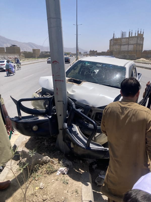 White pickup truck crashes into utility pole in Quetta
