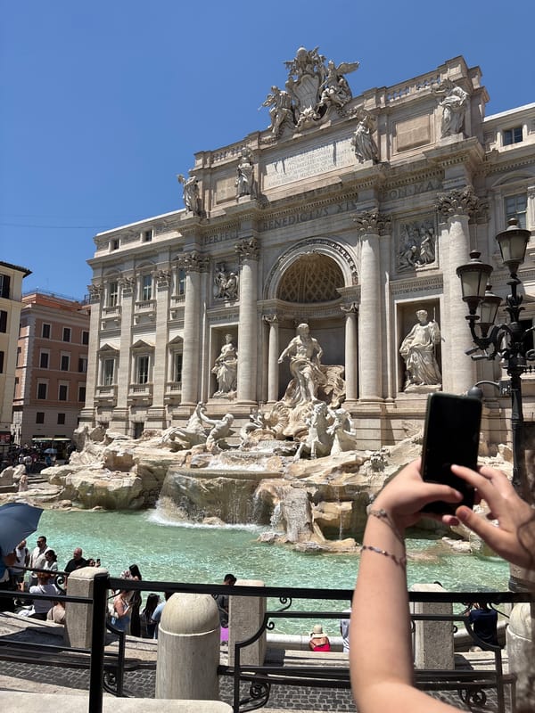 Trevi Fountain draws crowds on a busy Rome morning