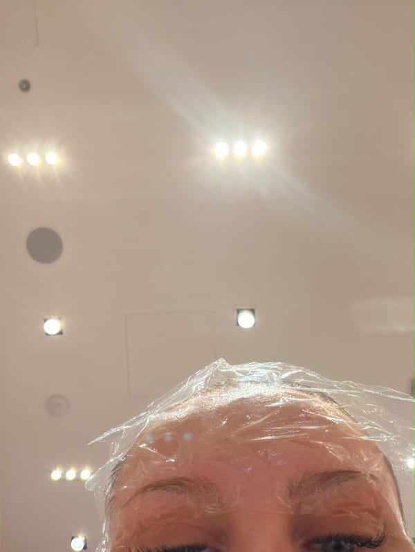 Nail salon service documented in Dubai