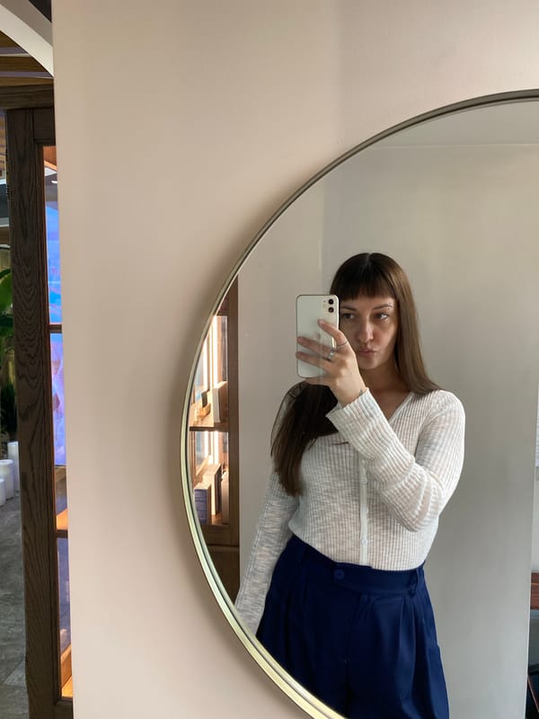 Morning at a Votkinsk workplace: selfies, coffee, quiet interiors