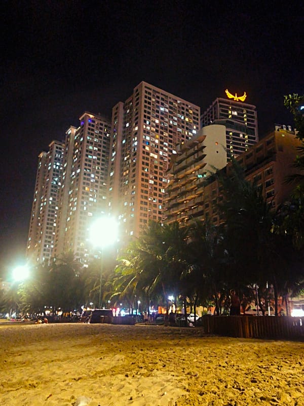 Night beach hangout in Nha Trang turns into a crab spotting session