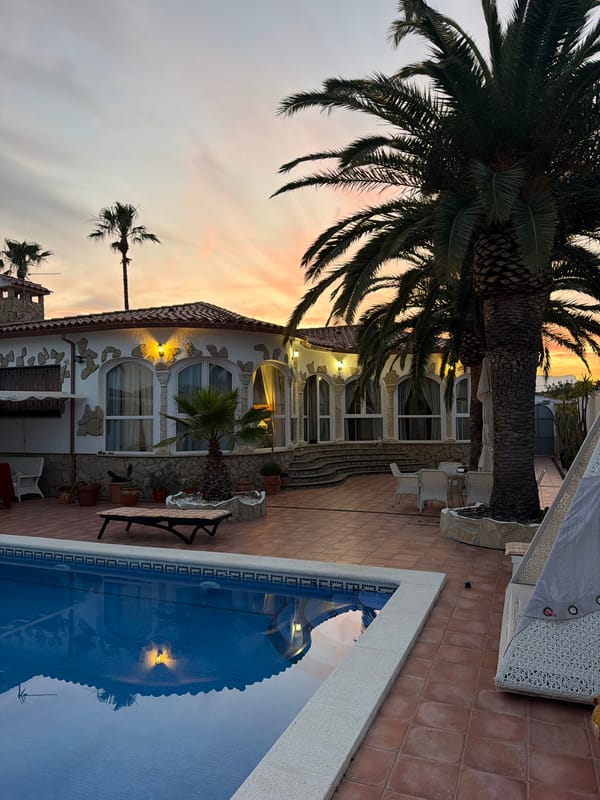 Residential sunset scene documented in Mont-roig del Camp, Spain