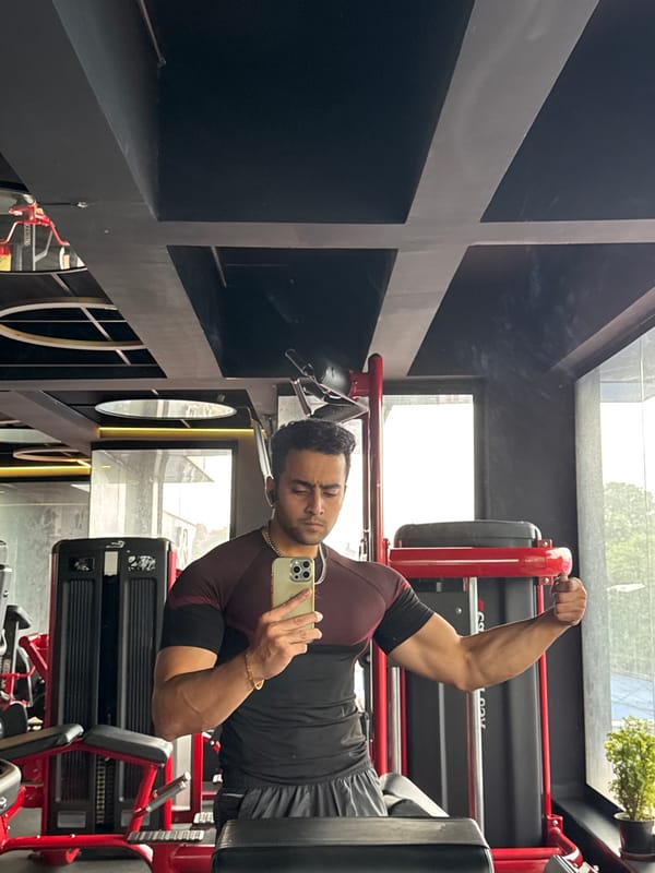 Gym session selfies and workout moments in Kolkata