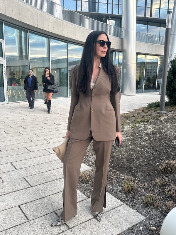 Woman spotted on Riga walkway during evening hours