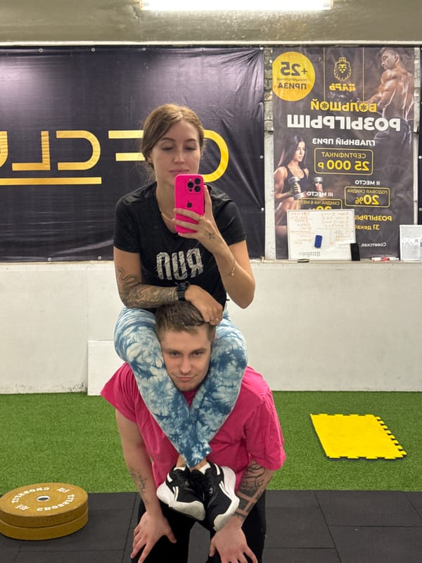 Couple takes selfies at gym in Chaikovsky, Russia