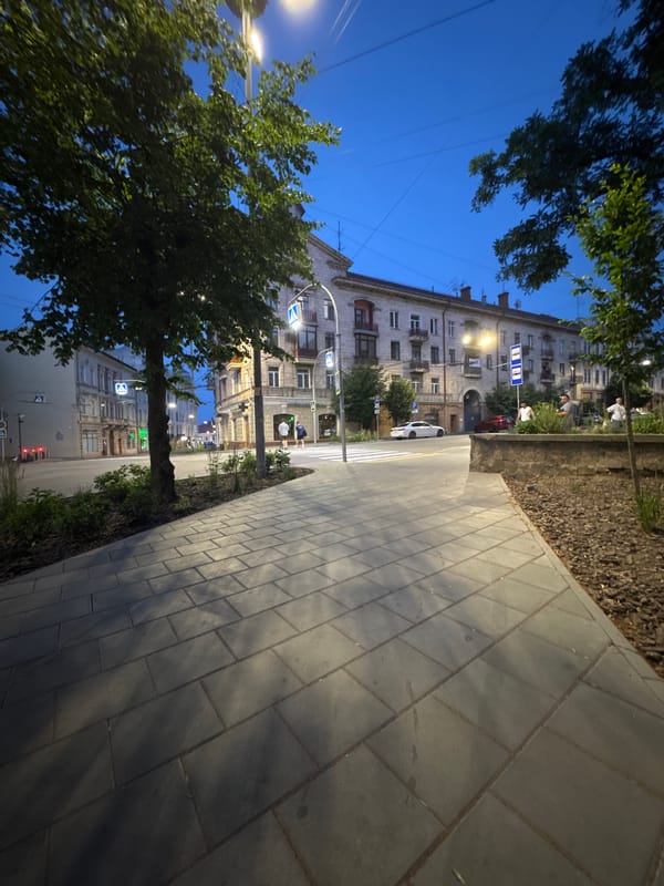 Chernivtsi streets settling into a summer evening