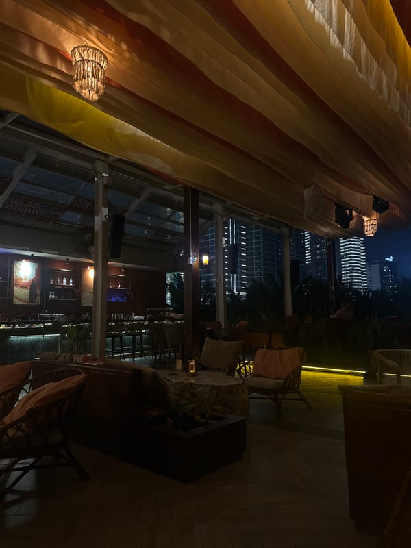 Restaurant scenes captured in Đà Nẵng showing outdoor and interior views