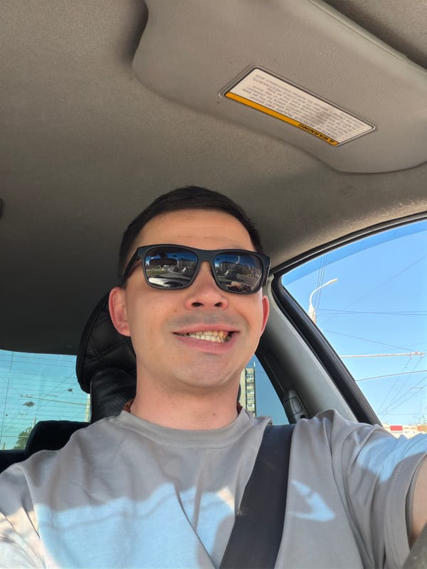 Man photographed in car with sunroof open in Izhevsk