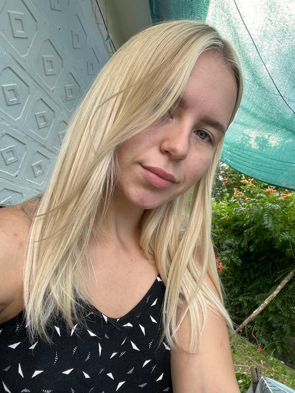 Outdoor garden hangout with laptop, coffee, and selfies