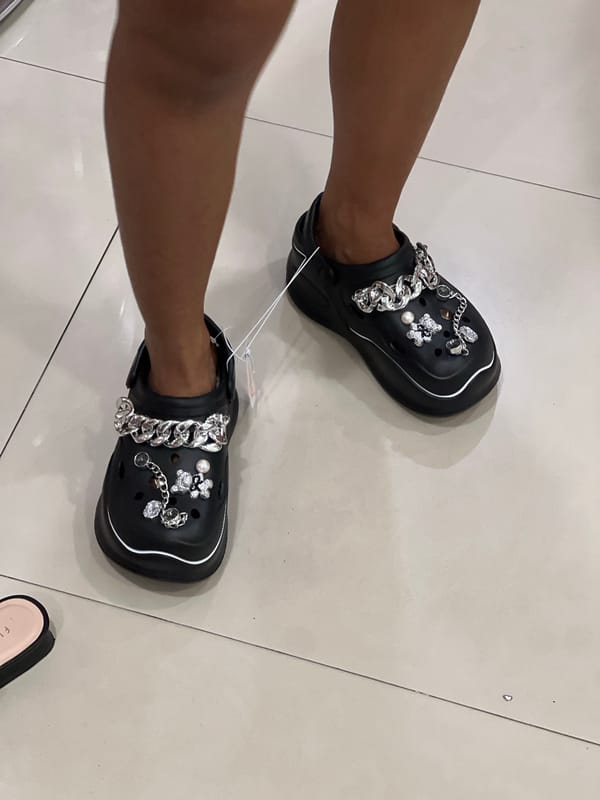 Early morning shopping activity recorded at Kuta retail stores