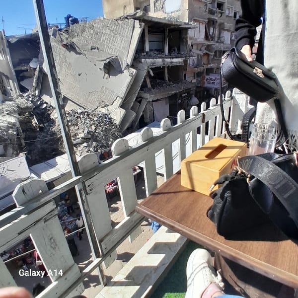 Street market operates amid war damage in Khan Yunis