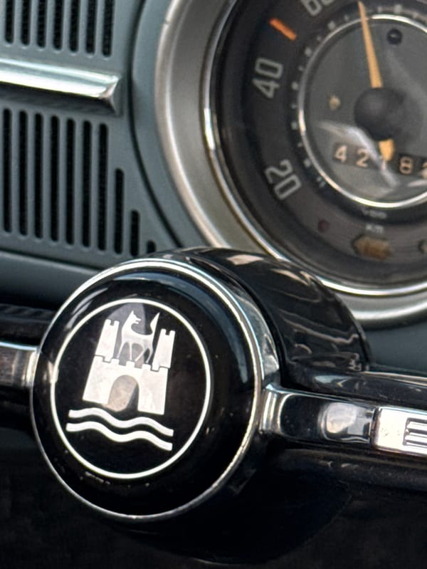 Classic Volkswagen dashboard captured in Tlaxcalancingo, Mexico