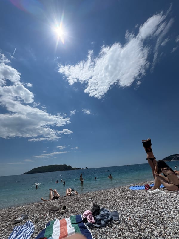 Morning beach leisure and dining captured in Budva