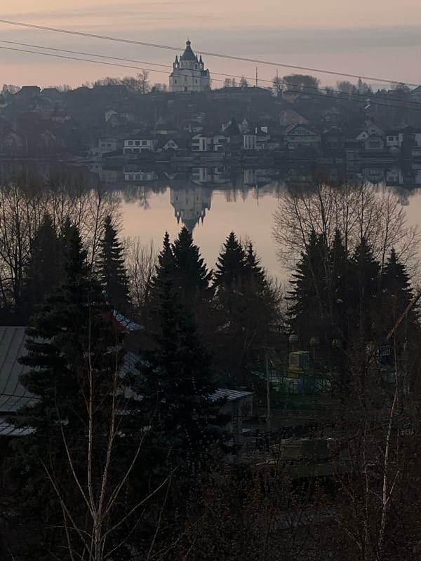 Night observations capture Nizhny Tagil cityscape and street signage