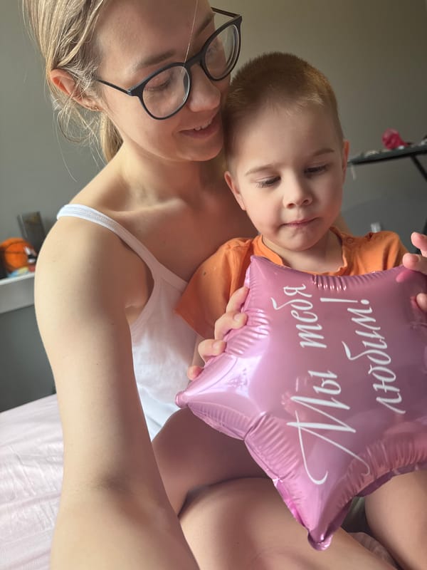 Mother and son share balloon moment in Chaikovsky