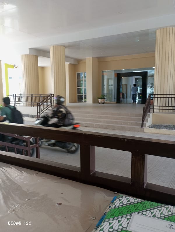 Morning scenes documented around Lhokseumawe building complex