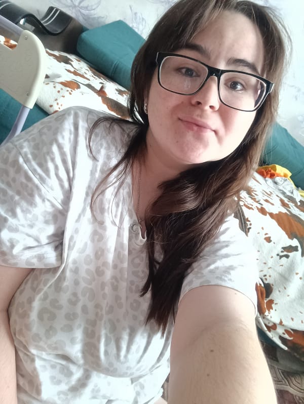 Morning domestic life captured in Russian home over one hour