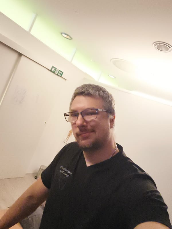 Home workout gear and selfies from a Troisdorf afternoon